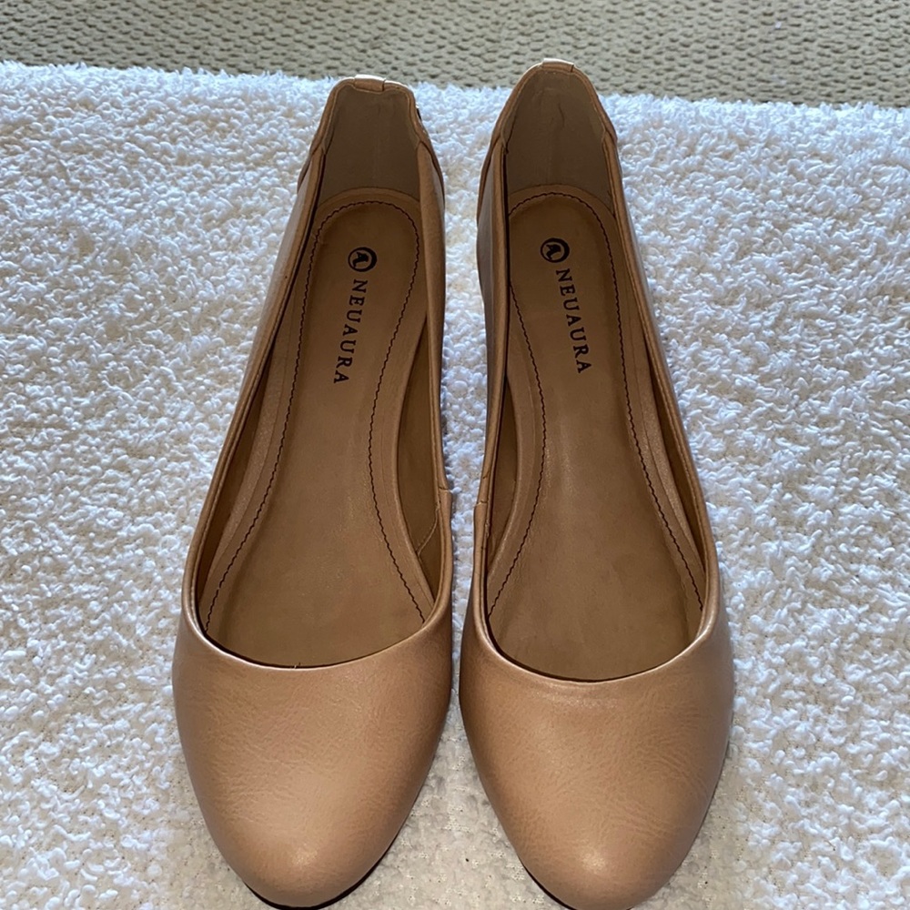 NIB Neuaura Vegan Leather Wedges 9M